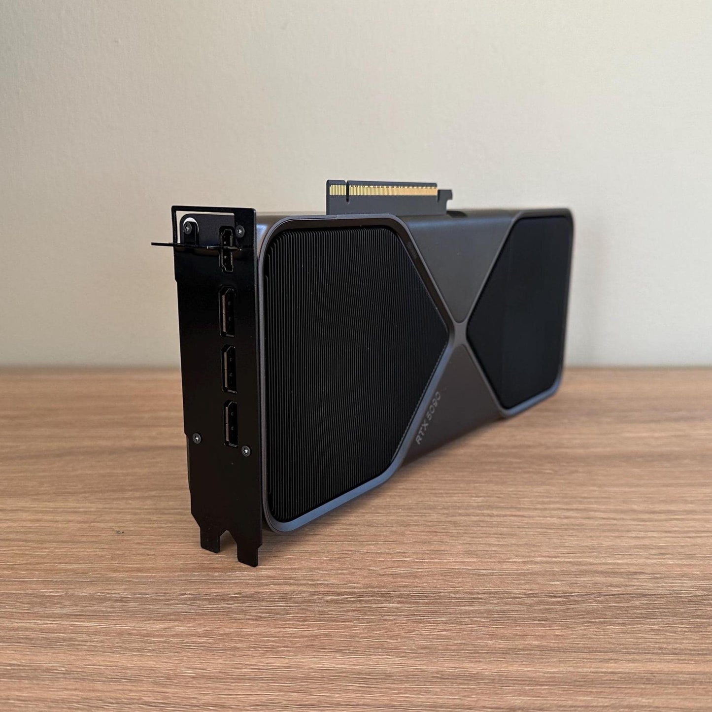 RTX 5080/5090 flipped I/O bracket - Reverse Airflow - Universal fitting