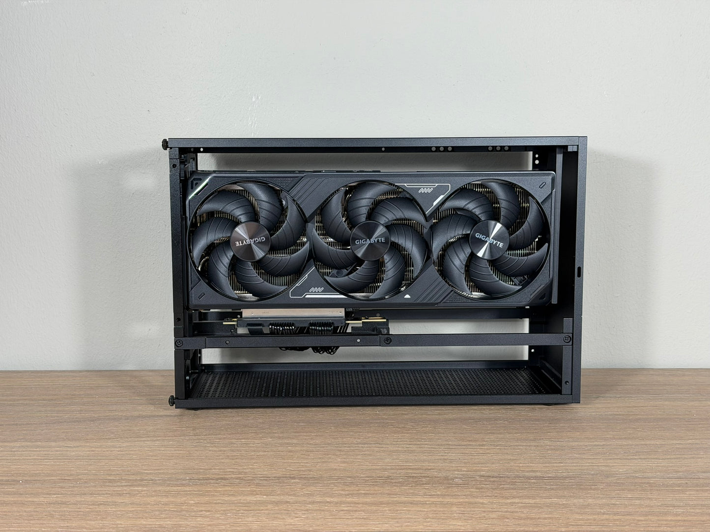 Gigabyte Windforce RTX 5070Ti / 5080 OC 16GB Travel Kit - FormD 2.1 / Ncase 2.5