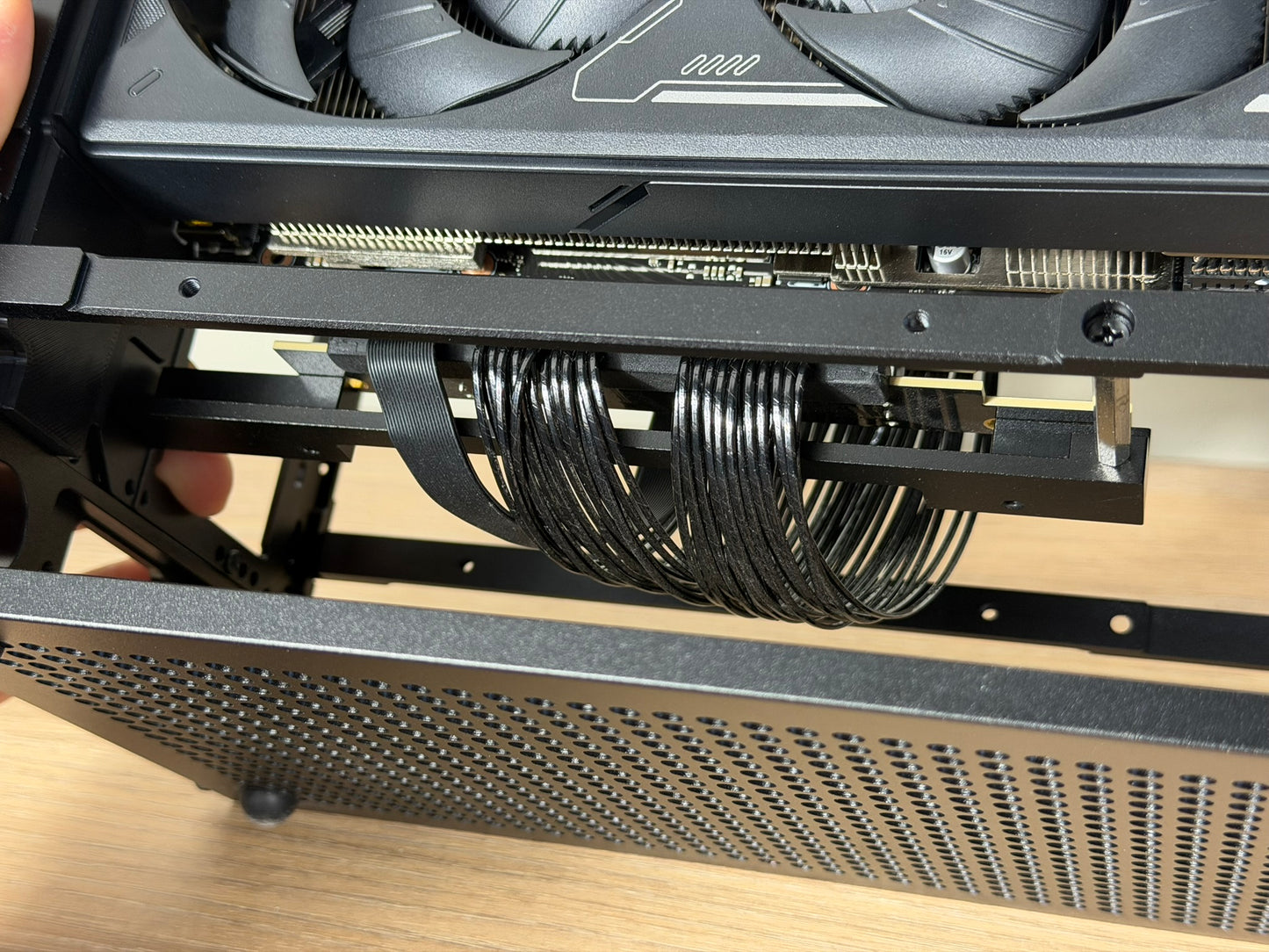 Gigabyte Windforce RTX 5070Ti / 5080 OC 16GB Travel Kit - FormD 2.1 / Ncase 2.5