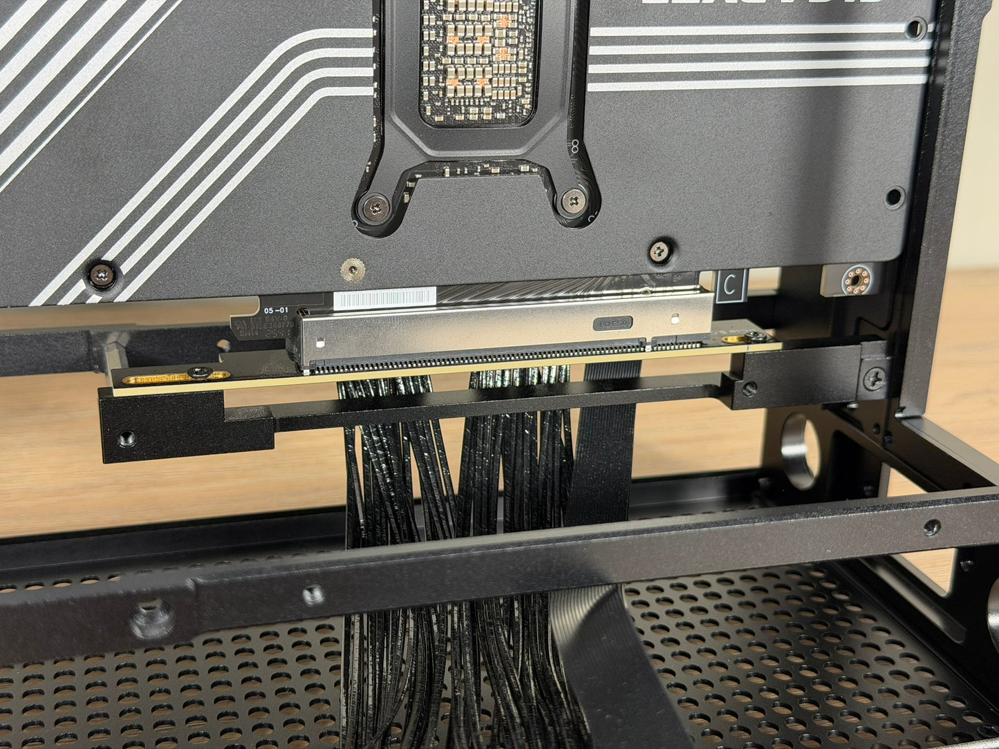 Gigabyte Windforce RTX 5070Ti / 5080 OC 16GB Travel Kit - FormD 2.1 / Ncase 2.5