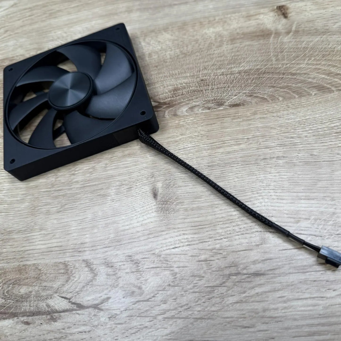 Slim 120mm / 17,5mm thick fan Nvidia style - RTX 5090 case fan design