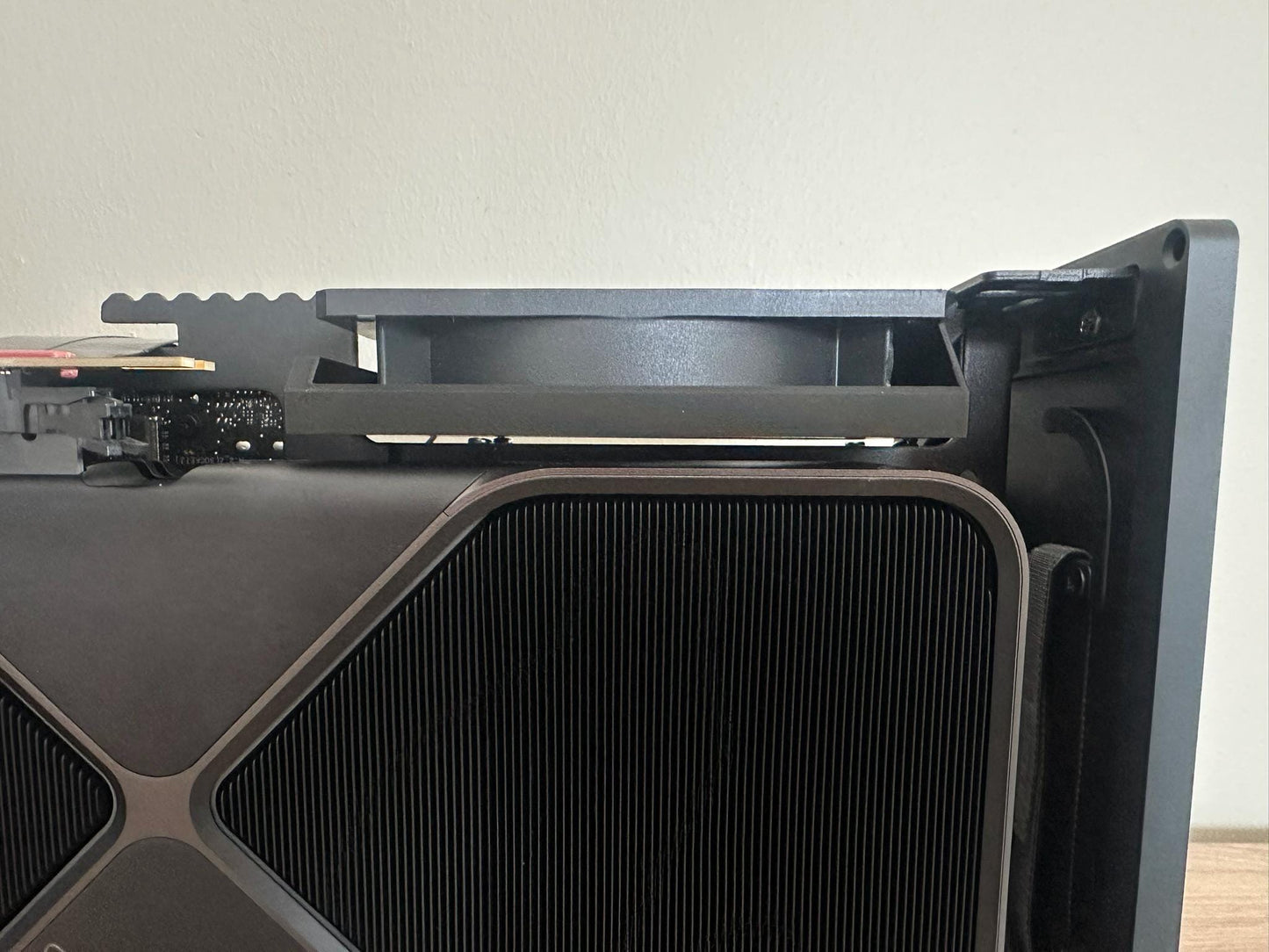 Fractal Terra -  Top Fan Bracket for 15mm or 25mm fan - All  notches 1-7 compatible - All fans compatible